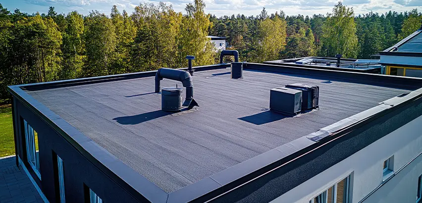 Professional Flat Roof Replacement Services in Janesville, WI