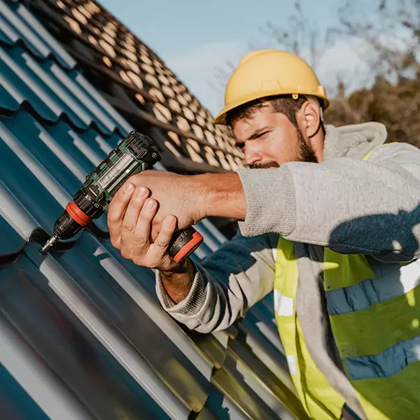 Why Janesville Homeowners Choose Janesville Roofing Pro for Steel Roof Repair Service?